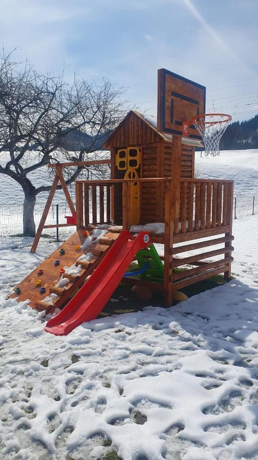 Cabana Alesia, Relaxare La Poalele Raraului Câmpulung Moldovenesc Екстериор снимка