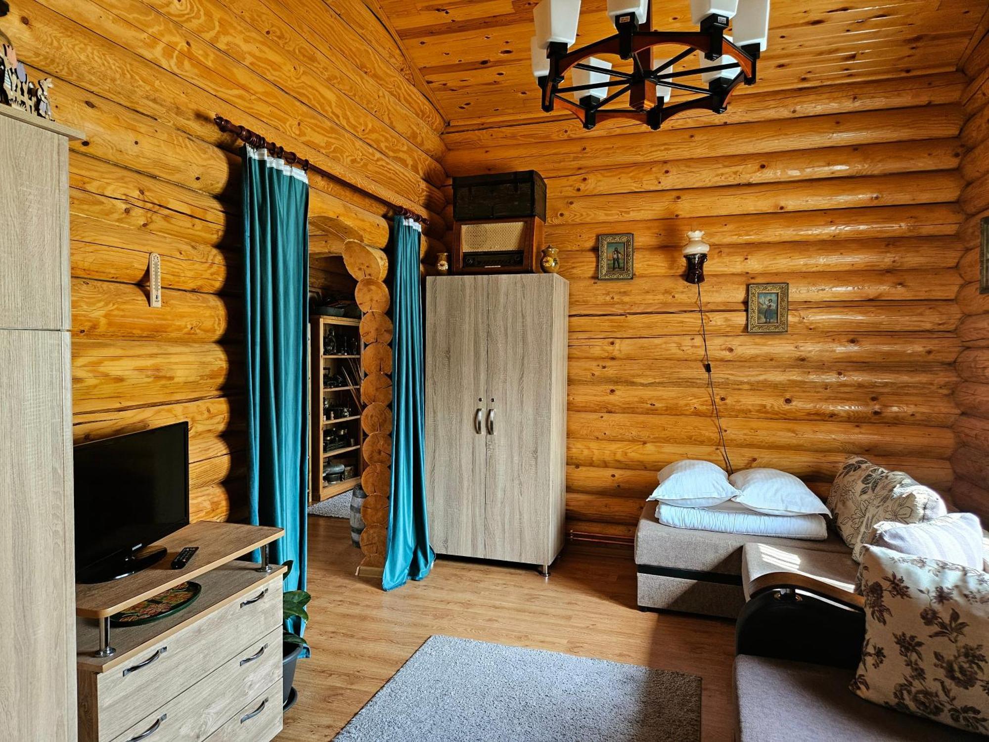 Cabana Alesia, Relaxare La Poalele Raraului Câmpulung Moldovenesc Екстериор снимка